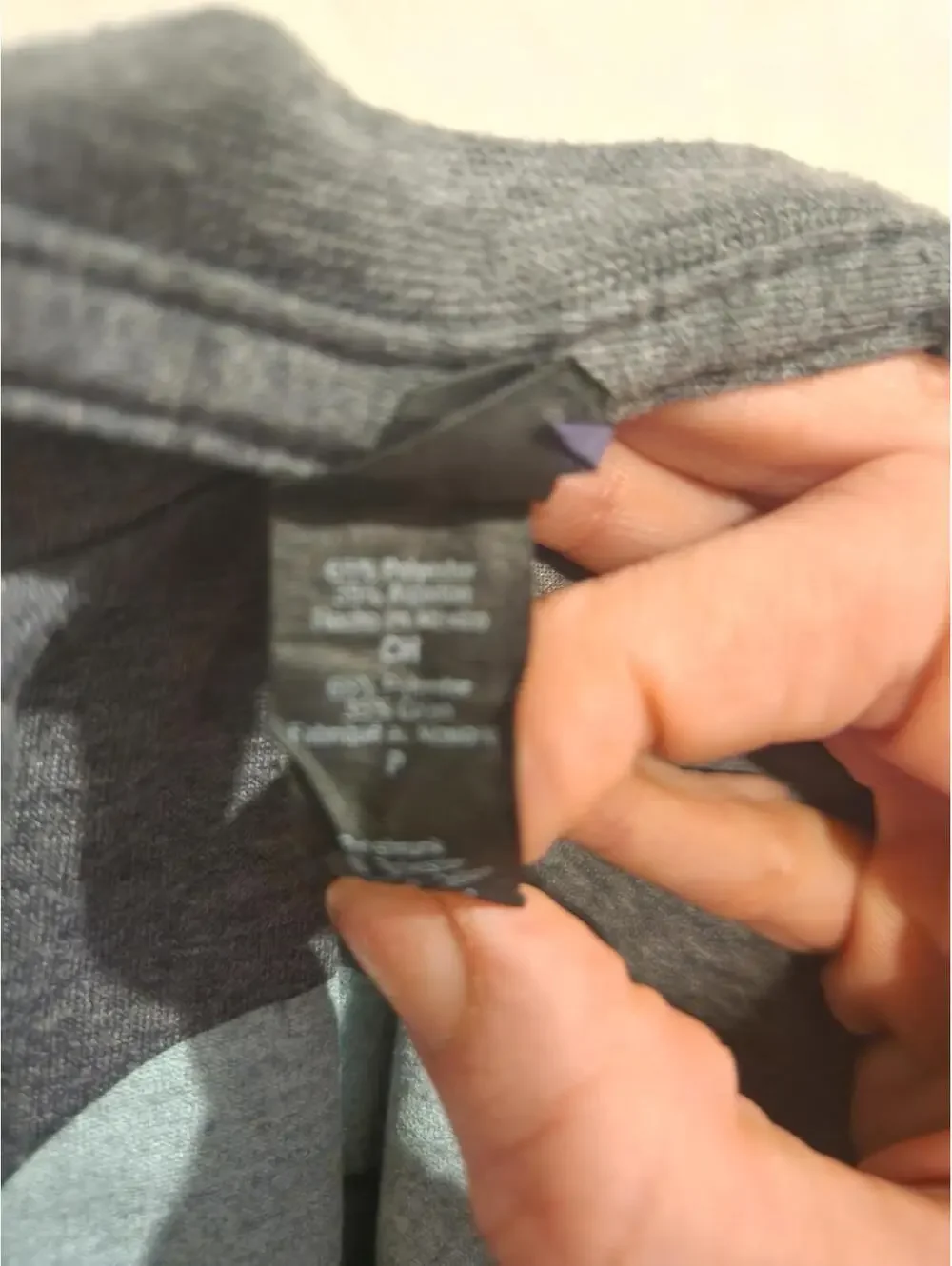 Grey Cruzan I heart Run Shirt. Women's Size Small. No brand. Good condition - Picture 3 of 5